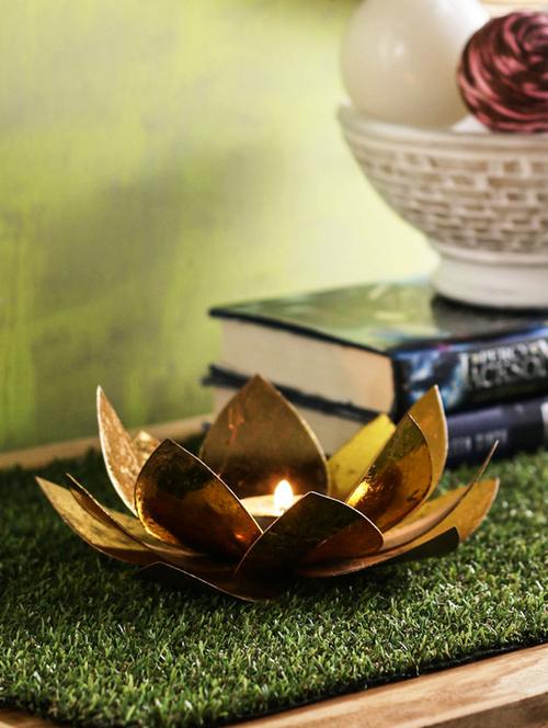 gold iron votive - 9727402 - Very Small Image - 1