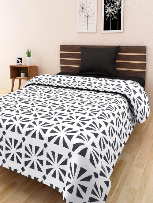 multi colored single bed ac quilt - 9770710 - Very Small Image - 1