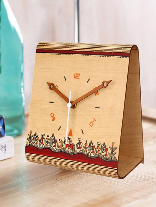 beige brown Wood table clocks - 9820358 - Very Small Image - 1